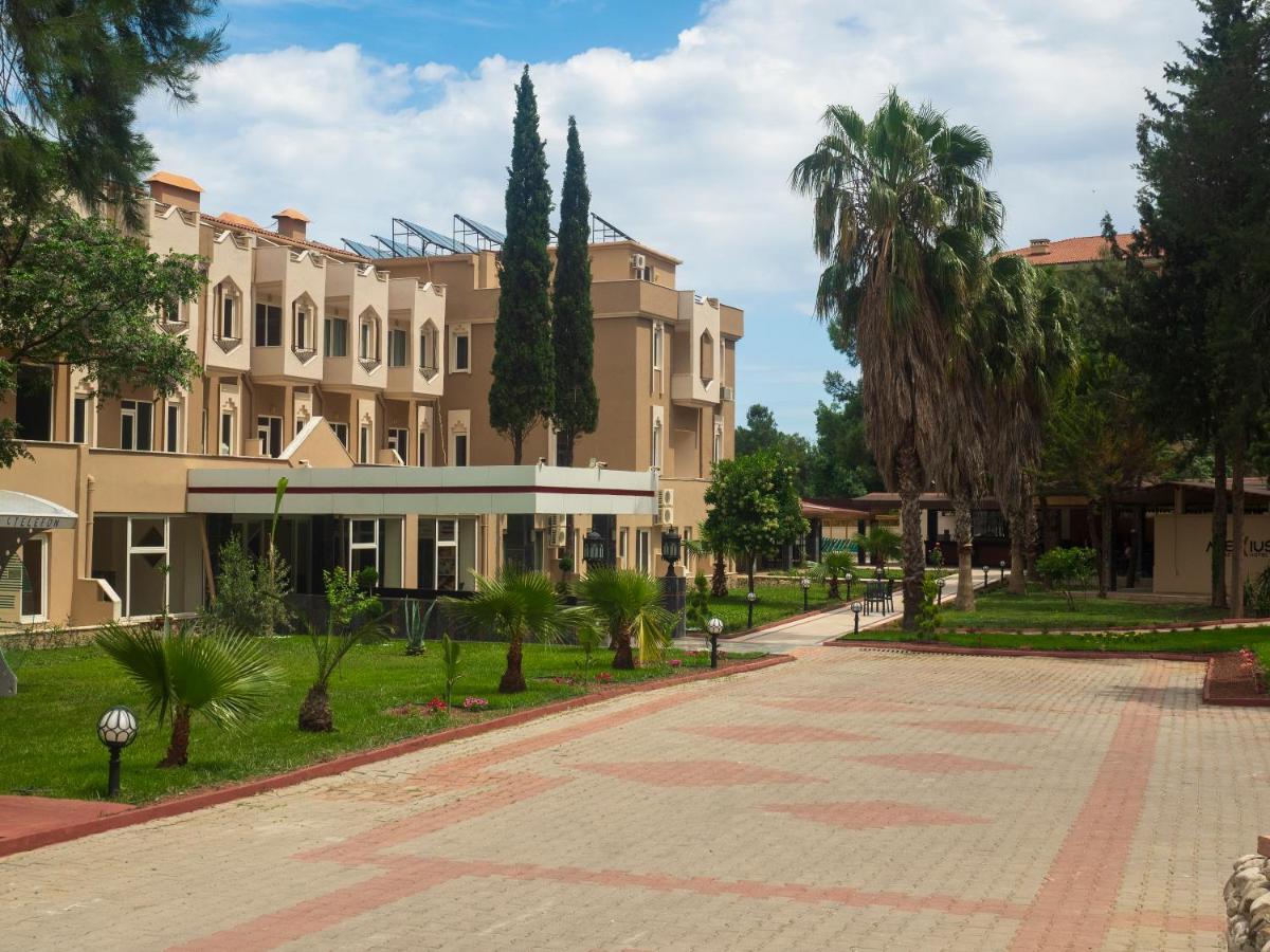 Alexius Beach Hotel Белдиби Екстериор снимка